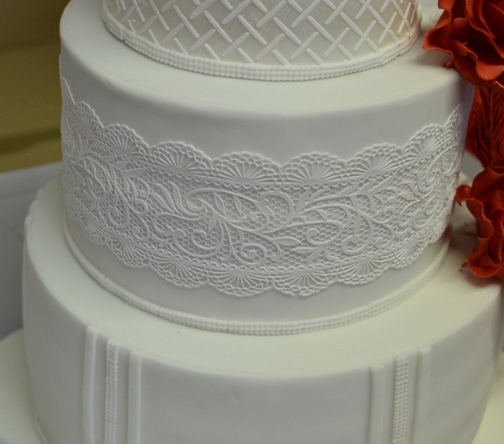 wedding-cake rouge et blanc